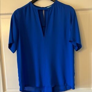 Karlie Blue Blouse with V-neckline and Short Sleeves Great Condition